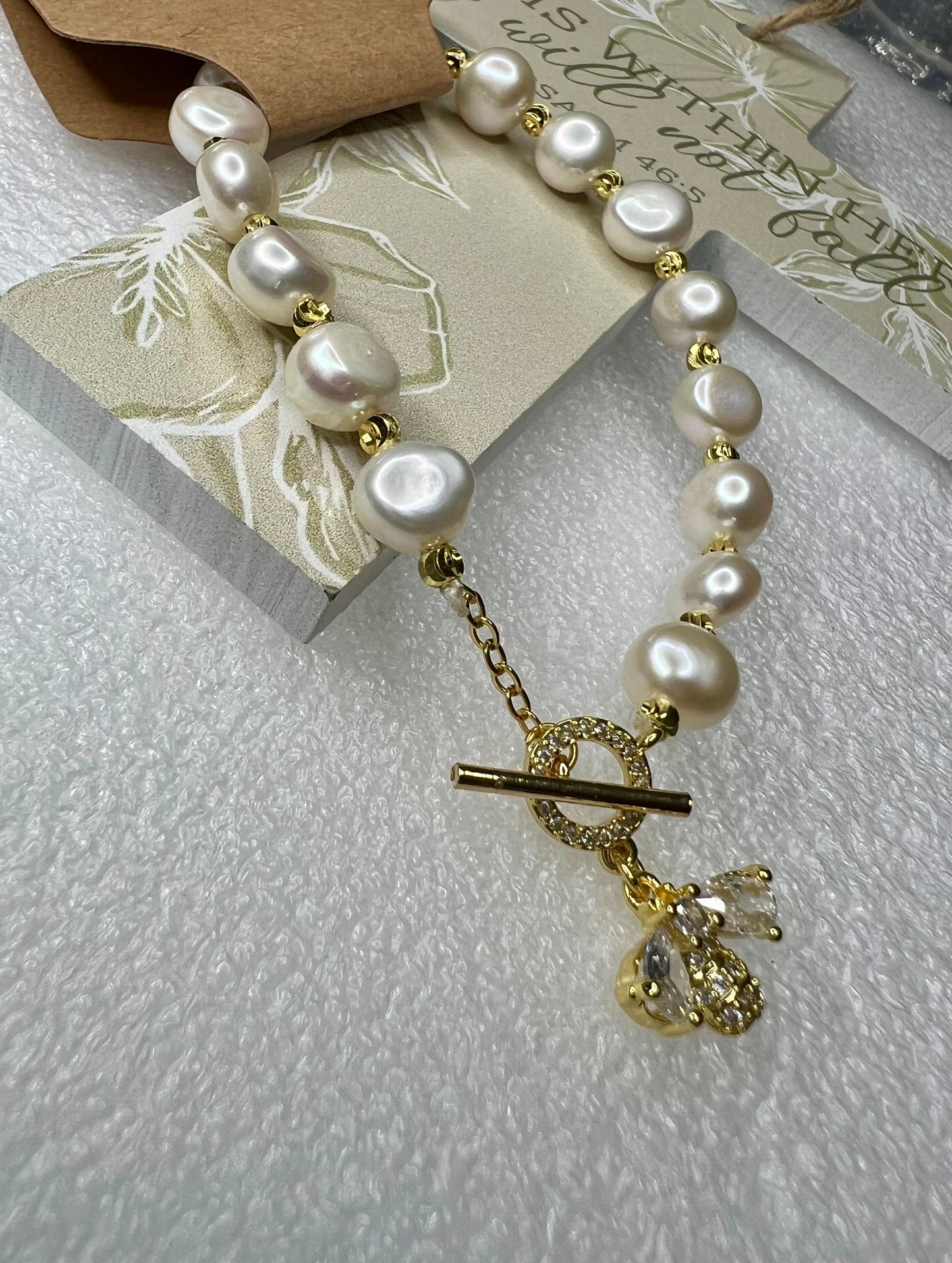 White Vintage Bee Rhinestone Pearl Bracelet