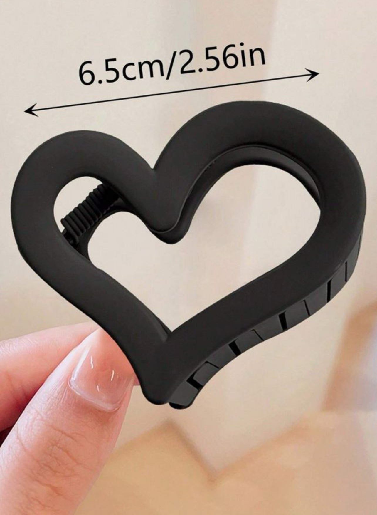 Black Heart Shape Cutout Hair Clipper