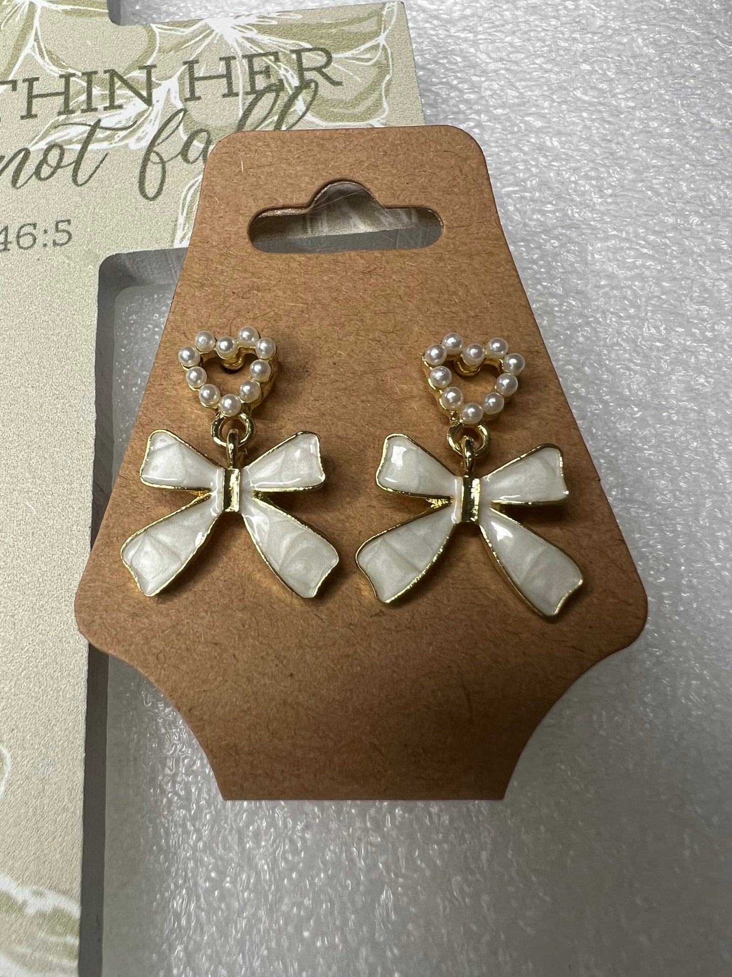 Gold Pearled Heart Bow Earing