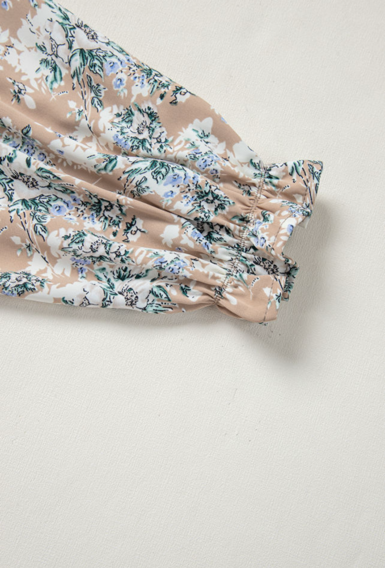 Delicate Floral pattern Maxi Dress